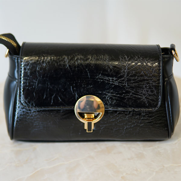 Alia Women's Lockable Shoulder Bag - 639-21 کیف ورنی قفلدار 359-61 سیاه