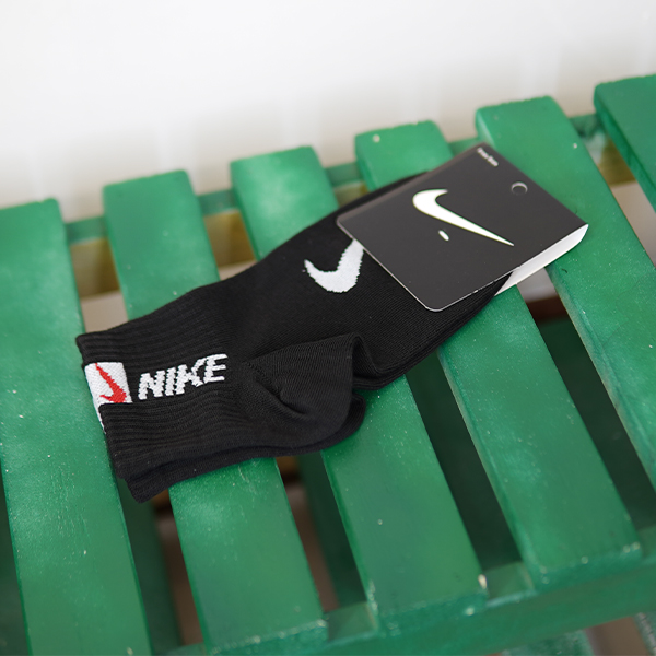 Nike men's black socks