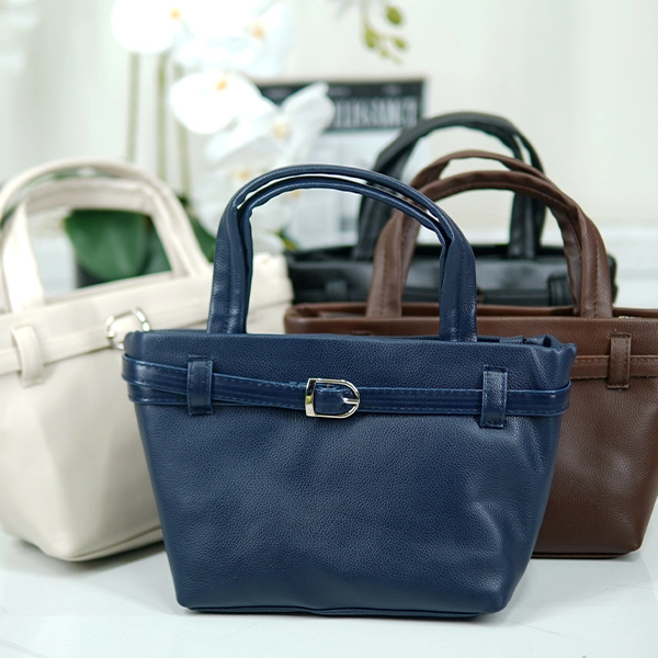 Girls' Center-Buckle Bag 699-42 (1)