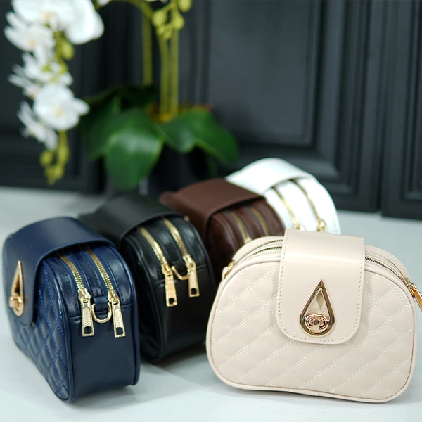 Girls' Handbag with Teardrop-Shaped Lock - 549-131 (1)
